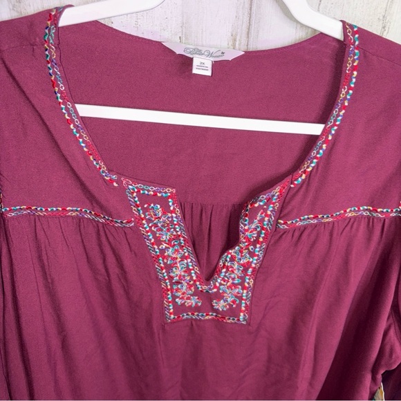The Pioneer Woman Split Neck Embroidered Blouse Women's Plus Size 2X NWT! - Picture 3 of 16